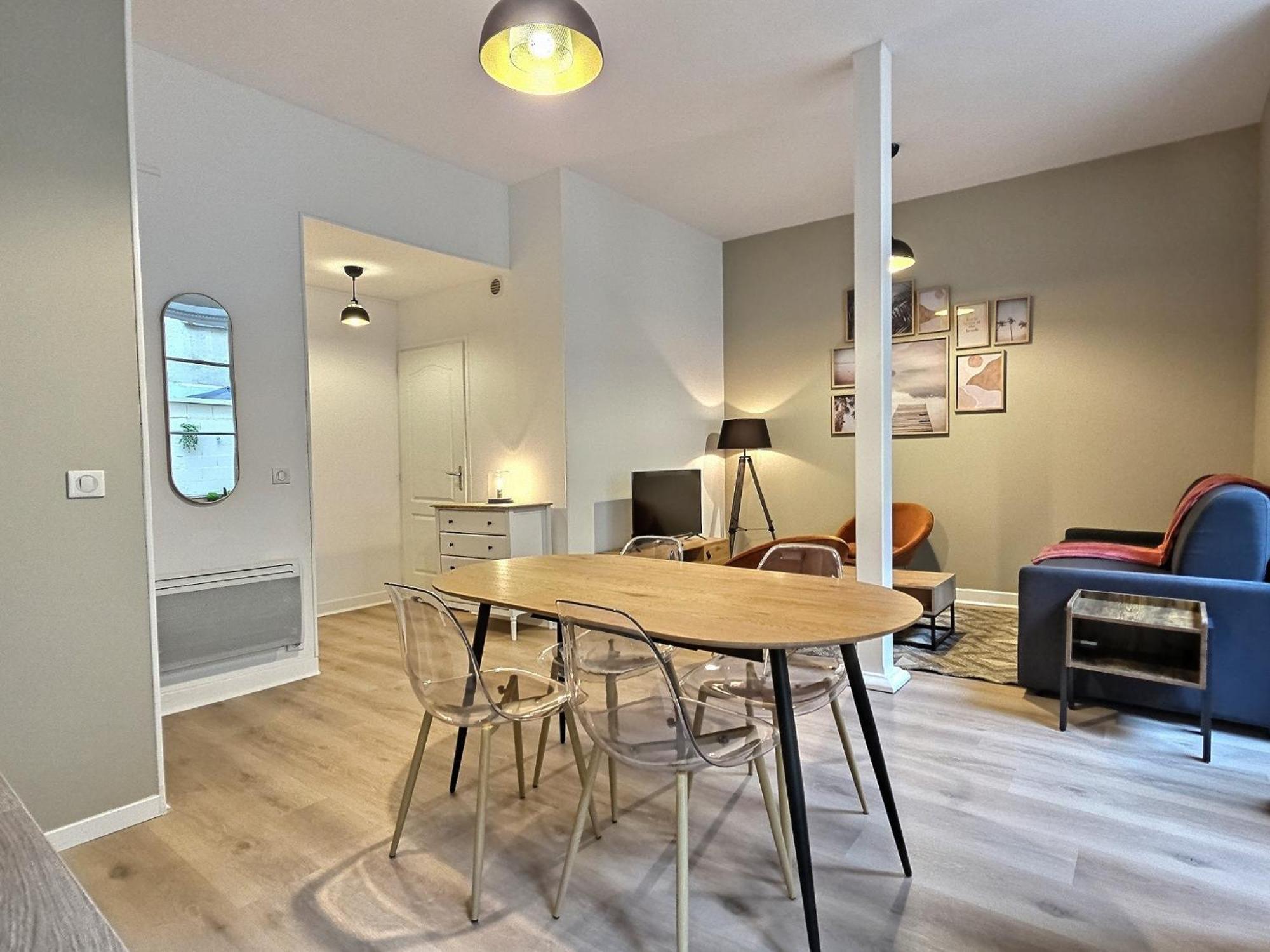 Apartment Terrasse, Hypercentre, Neuf, Rdc