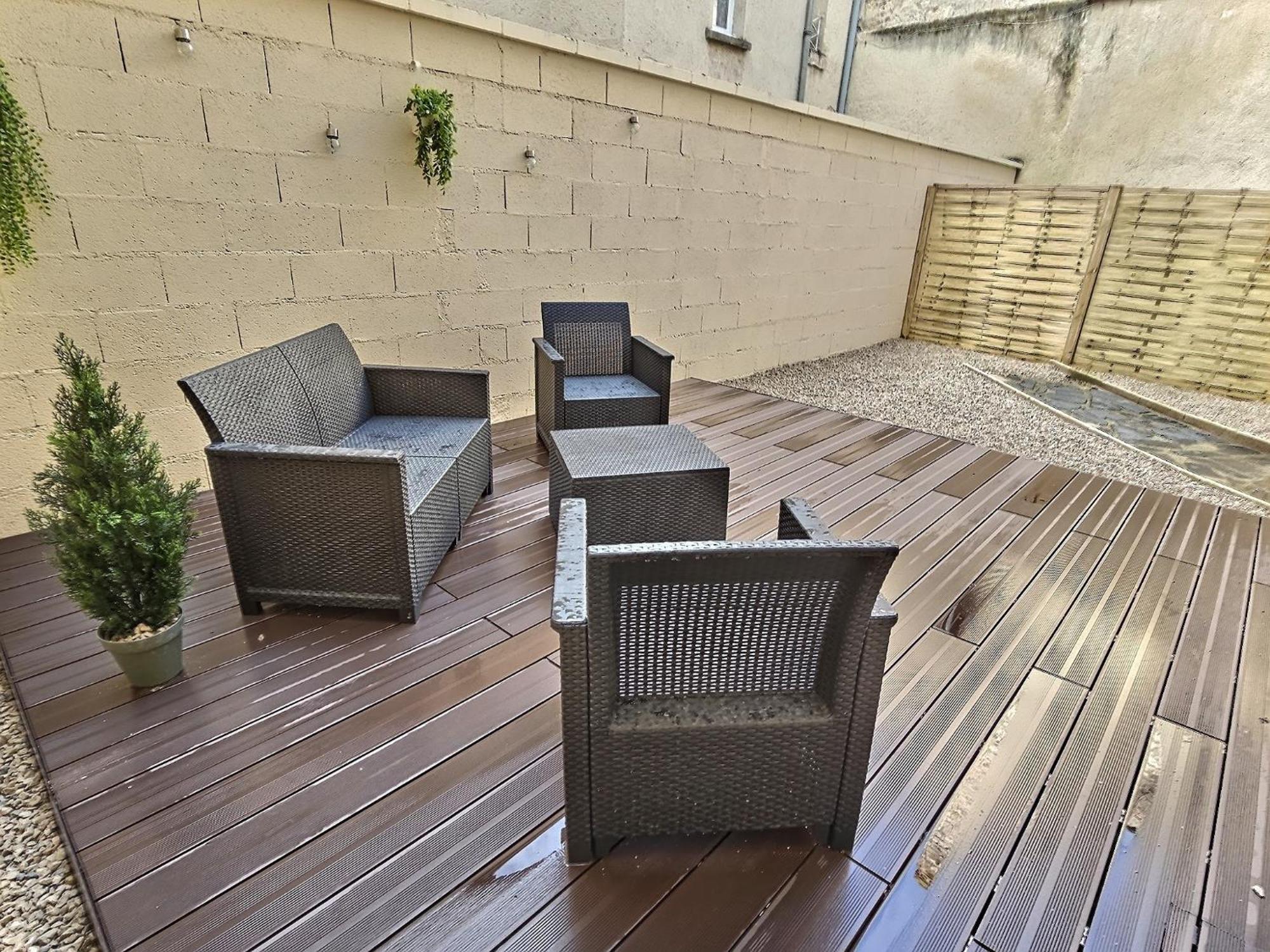 Terrasse, Hypercentre, Neuf, Rdc Apartment